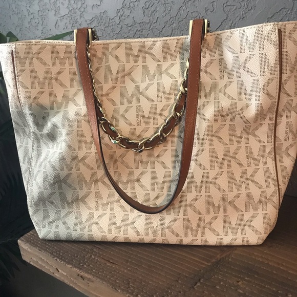 Michael kors handbag - Picture 2 of 6